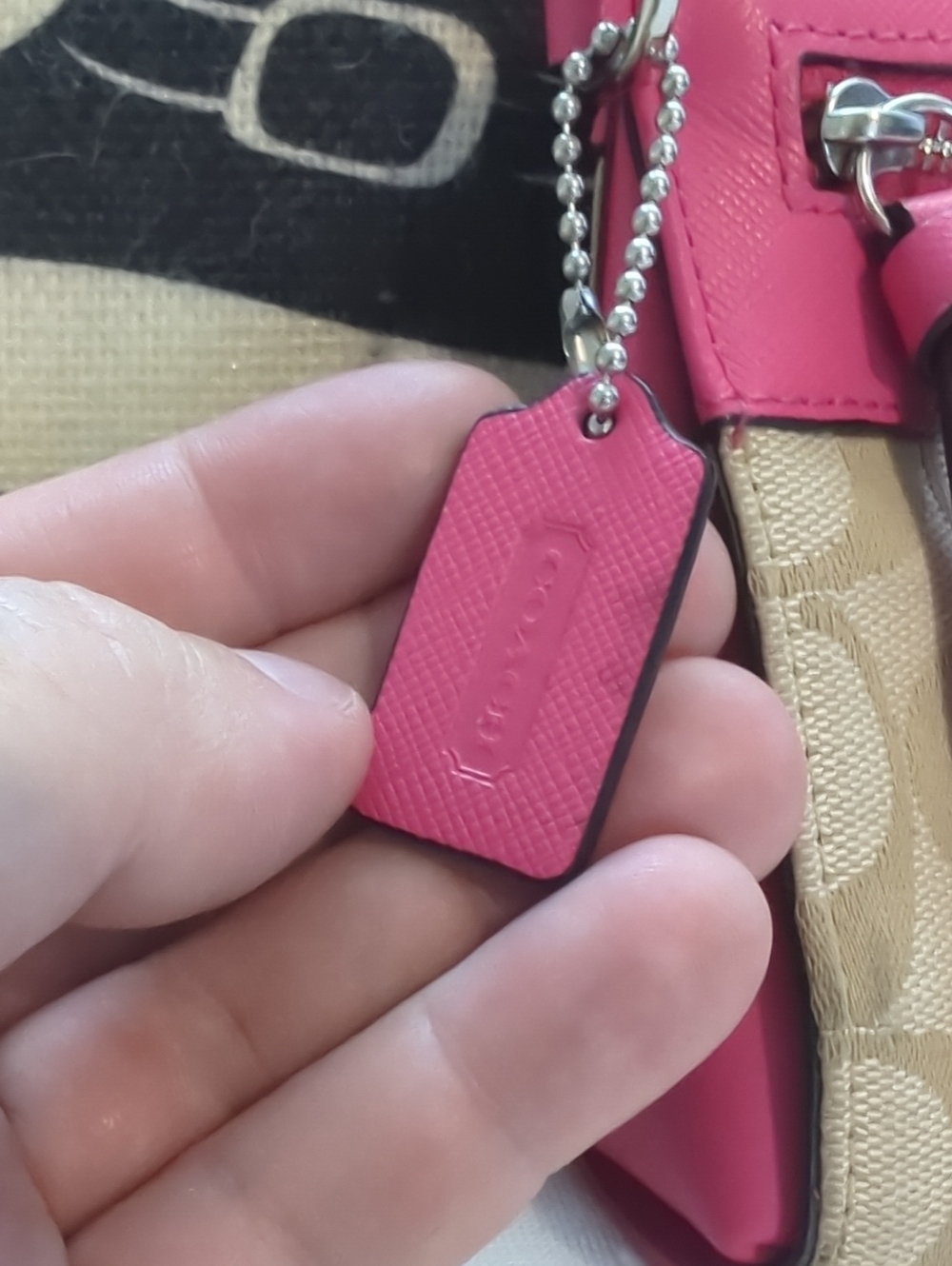 COACH Signature Canvas Wristlet with Hot Pink Trim Wallet - CUTE! - Picture 3 of 4